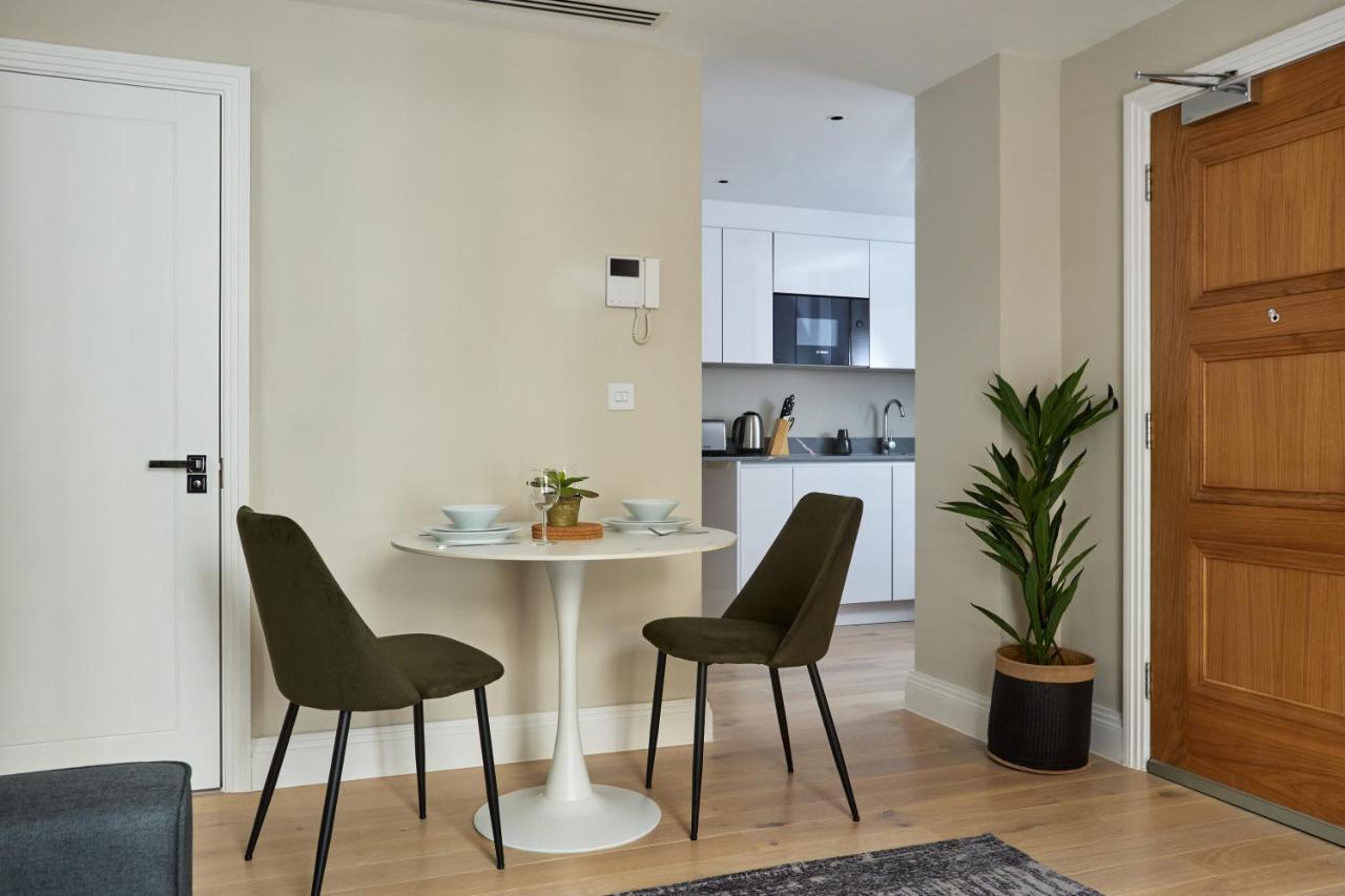 Chancery Lane By Viridian Apartments London Bagian luar foto